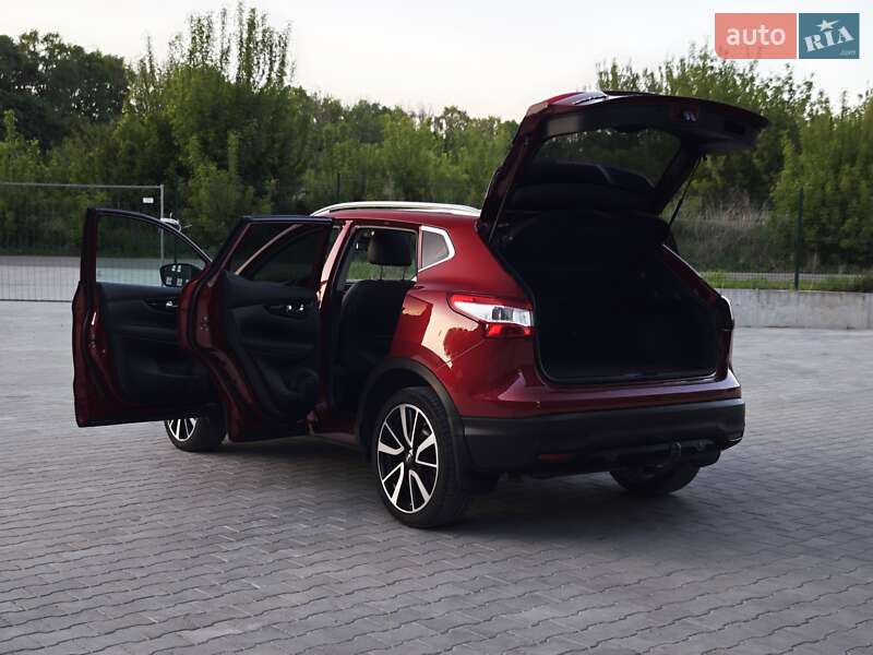 Позашляховик / Кросовер Nissan Qashqai 2016 в Дубні