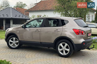 Позашляховик / Кросовер Nissan Qashqai 2010 в 