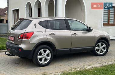 Позашляховик / Кросовер Nissan Qashqai 2010 в 
