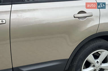 Позашляховик / Кросовер Nissan Qashqai 2010 в 