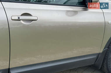 Позашляховик / Кросовер Nissan Qashqai 2010 в 