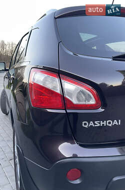 Позашляховик / Кросовер Nissan Qashqai 2010 в 