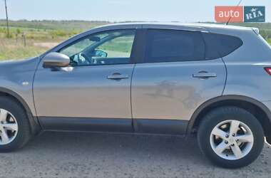 Позашляховик / Кросовер Nissan Qashqai 2011 в 