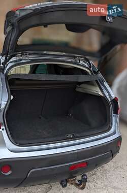 Внедорожник / Кроссовер Nissan Qashqai 2010 в 