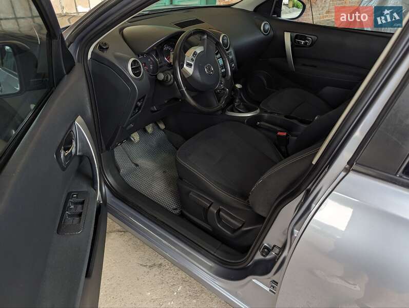 Позашляховик / Кросовер Nissan Qashqai 2010 в Івано-Франківську