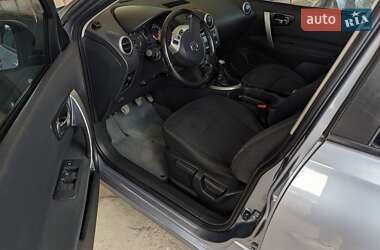 Внедорожник / Кроссовер Nissan Qashqai 2010 в 