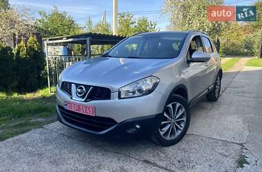Позашляховик / Кросовер Nissan Qashqai 2010 в 