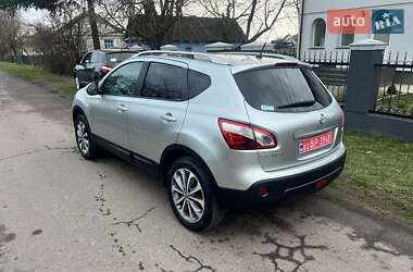 Позашляховик / Кросовер Nissan Qashqai 2010 в 