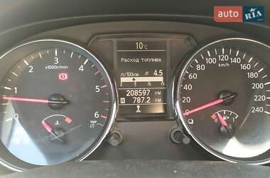 Позашляховик / Кросовер Nissan Qashqai 2011 в 