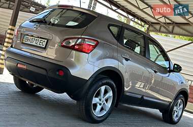 Позашляховик / Кросовер Nissan Qashqai 2011 в 