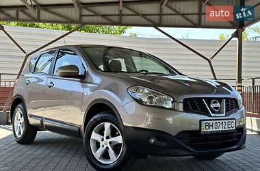 Позашляховик / Кросовер Nissan Qashqai 2011 в 