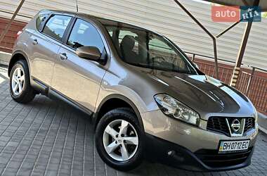 Позашляховик / Кросовер Nissan Qashqai 2011 в 