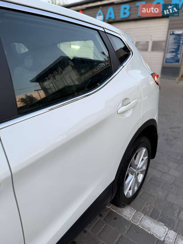 Внедорожник / Кроссовер Nissan Qashqai 2016 в Луцке