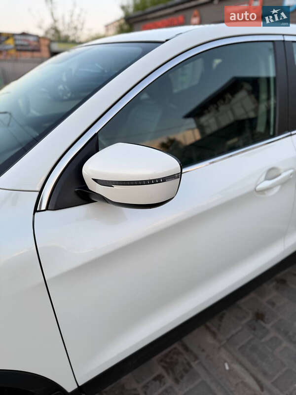 Внедорожник / Кроссовер Nissan Qashqai 2016 в Луцке