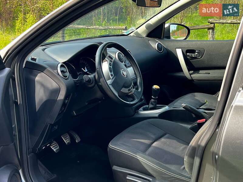 Позашляховик / Кросовер Nissan Qashqai 2011 в Черкасах