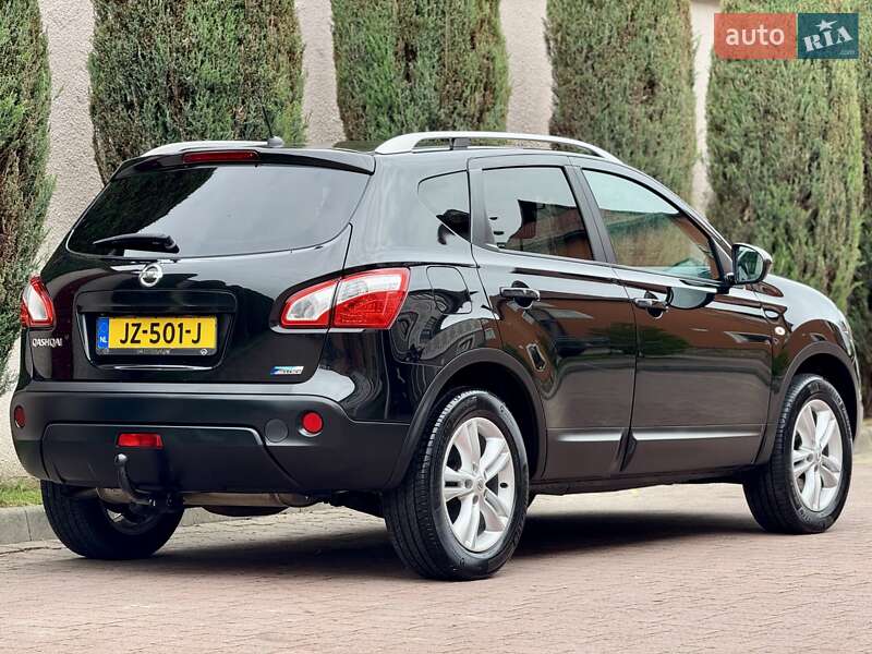 Позашляховик / Кросовер Nissan Qashqai 2010 в Стрию