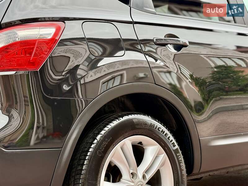Позашляховик / Кросовер Nissan Qashqai 2010 в Стрию