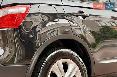 Внедорожник / Кроссовер Nissan Qashqai 2010 в 