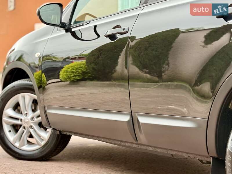 Позашляховик / Кросовер Nissan Qashqai 2010 в Стрию