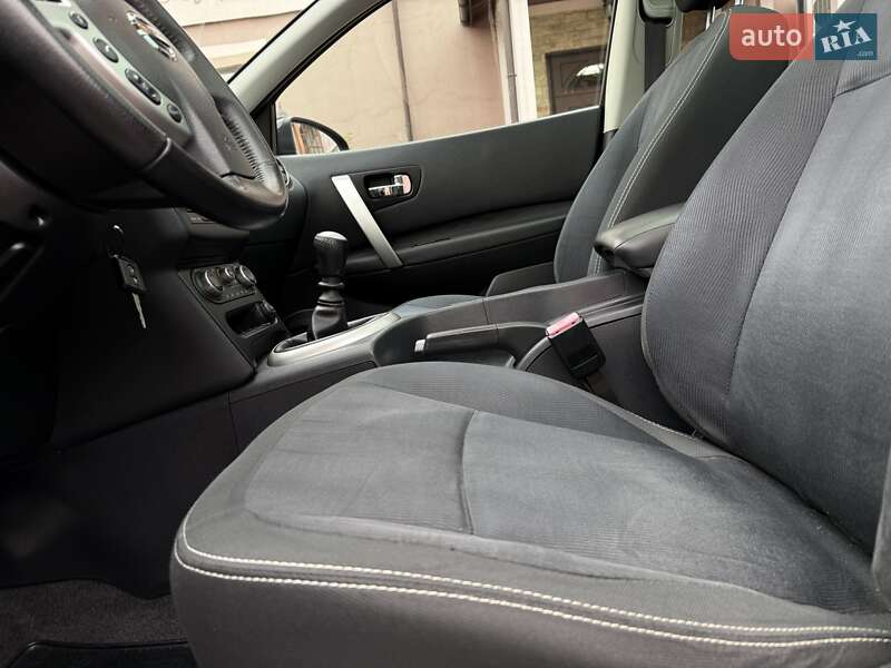 Позашляховик / Кросовер Nissan Qashqai 2010 в Стрию