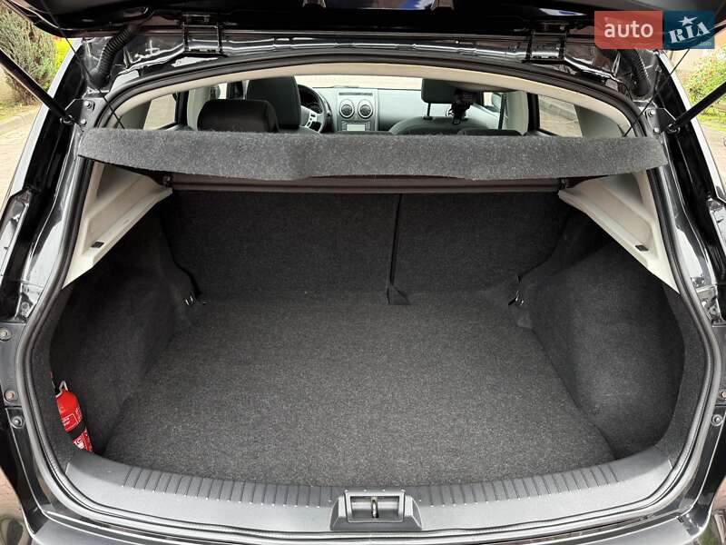 Позашляховик / Кросовер Nissan Qashqai 2010 в Стрию