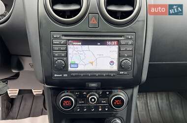 Позашляховик / Кросовер Nissan Qashqai 2011 в 