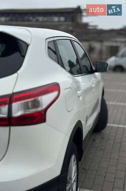 Позашляховик / Кросовер Nissan Qashqai 2016 в 