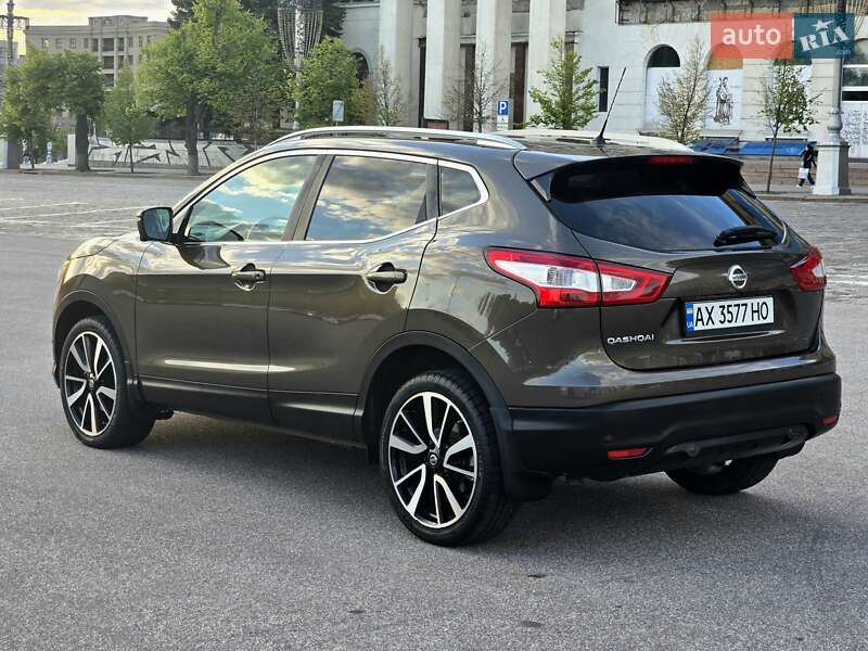 Внедорожник / Кроссовер Nissan Qashqai 2015 в Харькове