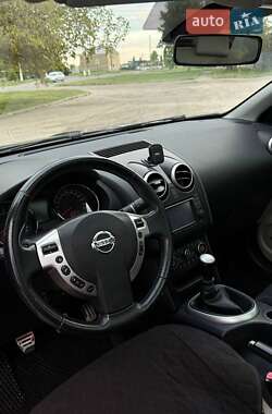 Внедорожник / Кроссовер Nissan Qashqai 2010 в 