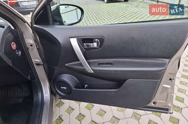 Внедорожник / Кроссовер Nissan Qashqai 2013 в 