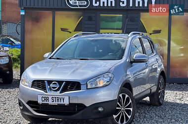 Позашляховик / Кросовер Nissan Qashqai 2013 в 