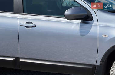 Позашляховик / Кросовер Nissan Qashqai 2013 в 