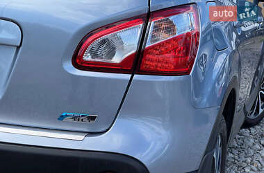 Позашляховик / Кросовер Nissan Qashqai 2013 в 