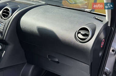 Позашляховик / Кросовер Nissan Qashqai 2013 в 
