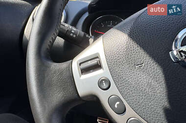 Позашляховик / Кросовер Nissan Qashqai 2013 в 