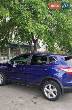 Внедорожник / Кроссовер Nissan Qashqai 2014 в 