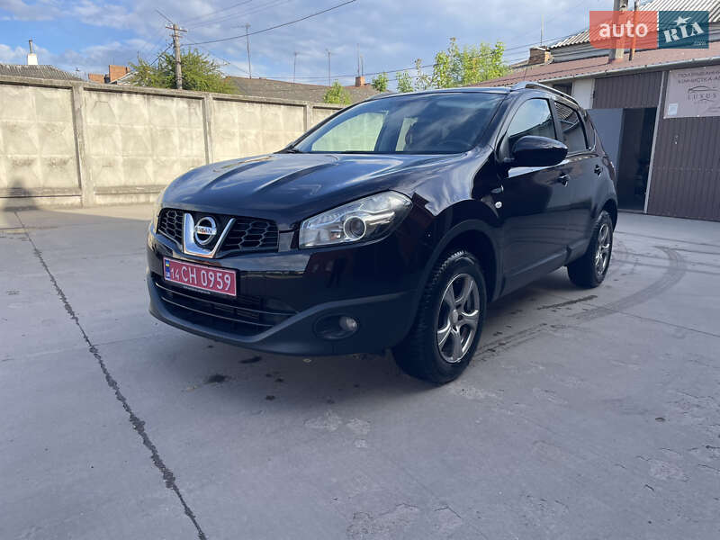 Позашляховик / Кросовер Nissan Qashqai 2010 в 