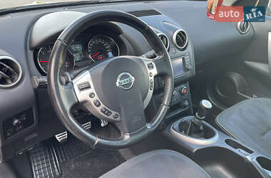 Позашляховик / Кросовер Nissan Qashqai 2010 в 