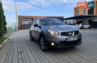 Позашляховик / Кросовер Nissan Qashqai 2010 в 