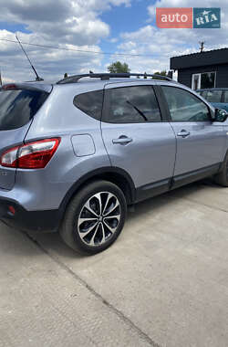Позашляховик / Кросовер Nissan Qashqai 2013 в 