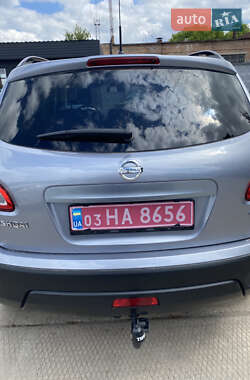 Позашляховик / Кросовер Nissan Qashqai 2013 в 