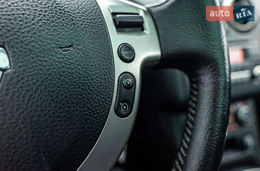 Позашляховик / Кросовер Nissan Qashqai 2012 в 