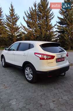 Позашляховик / Кросовер Nissan Qashqai 2014 в 