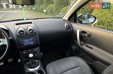 Позашляховик / Кросовер Nissan Qashqai 2011 в 