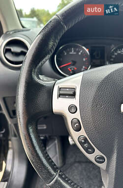 Внедорожник / Кроссовер Nissan Qashqai 2013 в 