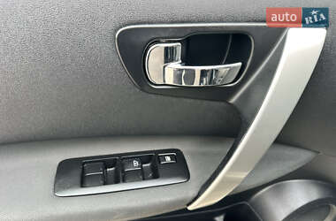 Внедорожник / Кроссовер Nissan Qashqai 2013 в 