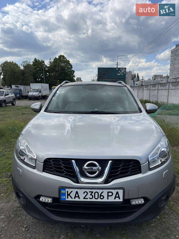 Внедорожник / Кроссовер Nissan Qashqai 2012 в 