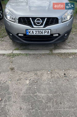 Внедорожник / Кроссовер Nissan Qashqai 2012 в 