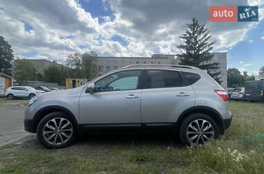 Внедорожник / Кроссовер Nissan Qashqai 2012 в 