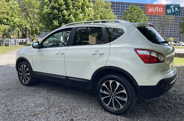 Внедорожник / Кроссовер Nissan Qashqai 2011 в 